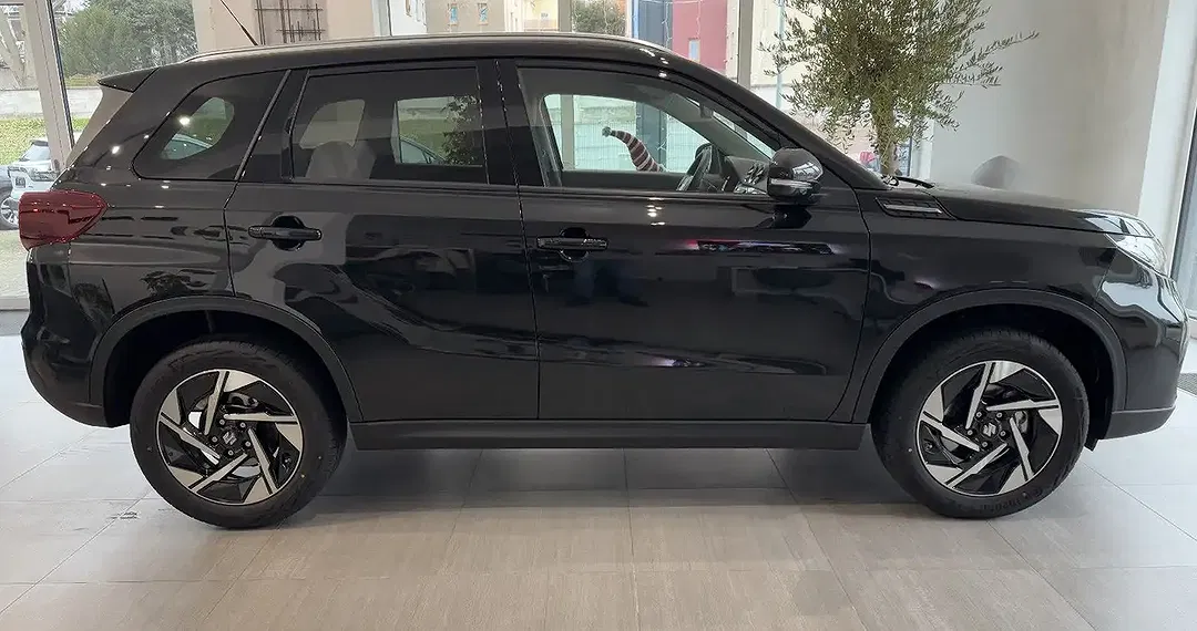 Suzuki Vitara - Thumbnail 8
