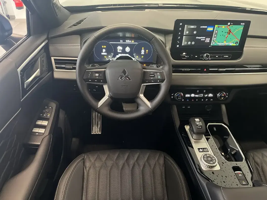Mitsubishi Outlander - Thumbnail 8