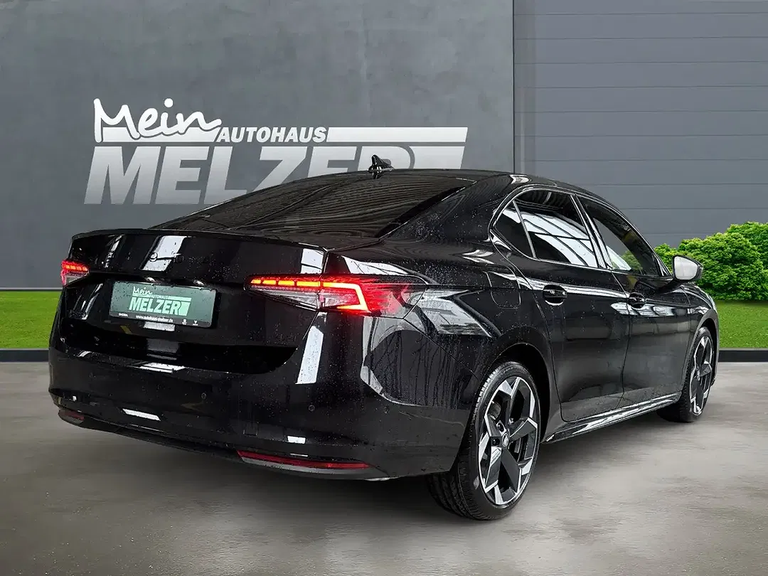 Skoda Superb - Thumbnail 2