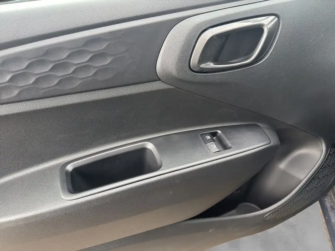 Hyundai i10 - Thumbnail 11