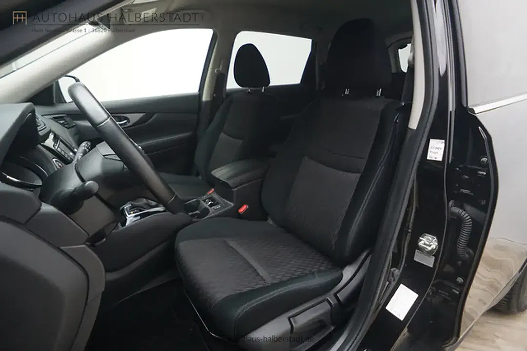 Nissan X-Trail - Thumbnail 4