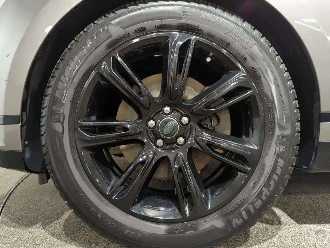 Land Rover Range Rover Velar - Thumbnail 9
