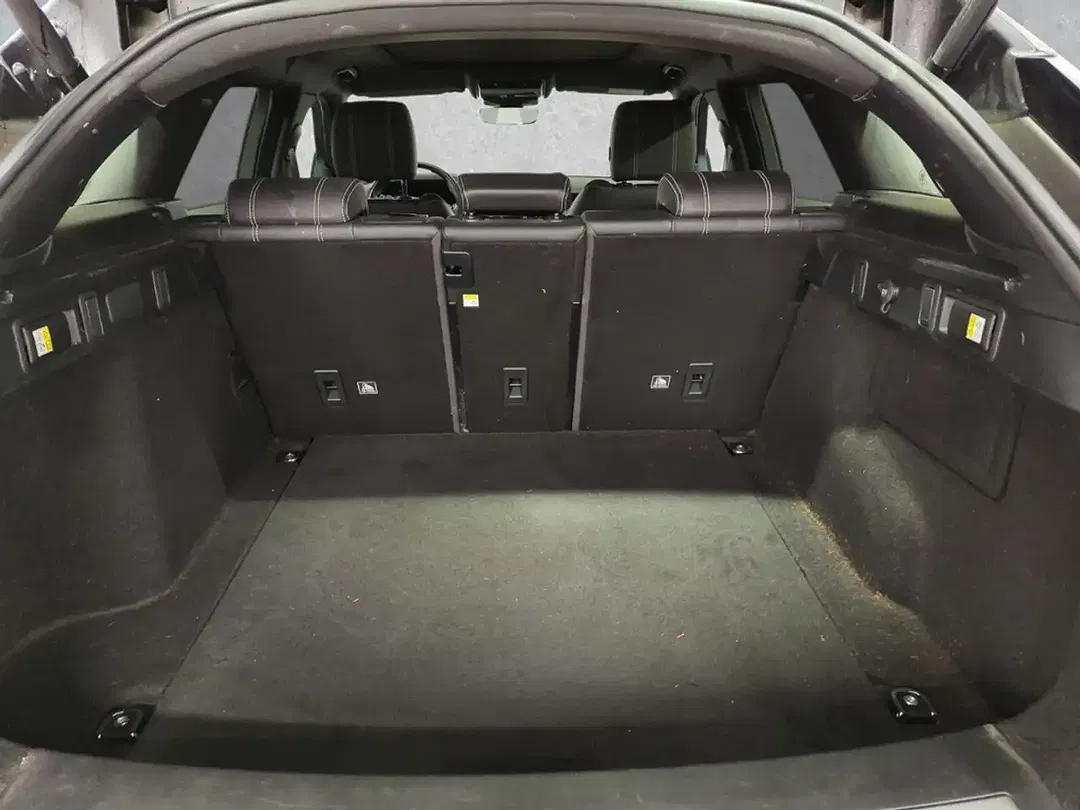 Land Rover Range Rover Velar - Thumbnail 10