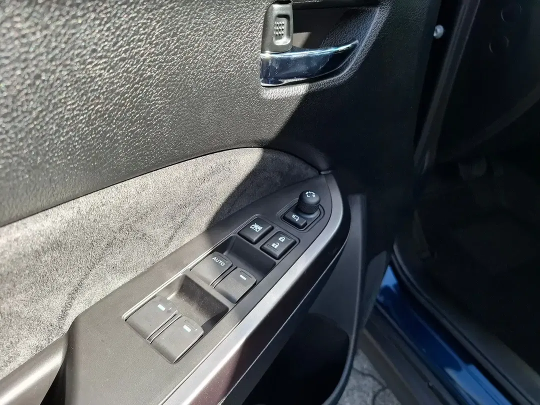 Suzuki Vitara - Thumbnail 14