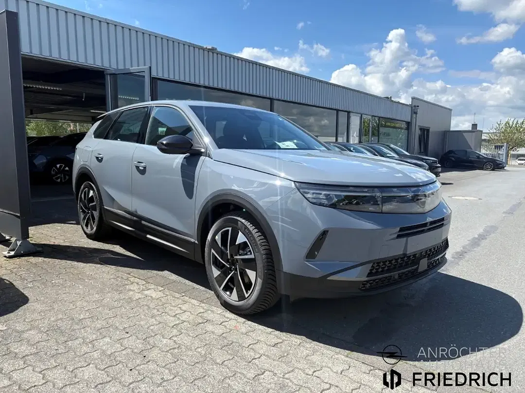 Opel Grandland - Thumbnail 3