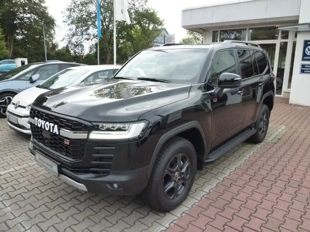 Toyota Land Cruiser - Thumbnail 3