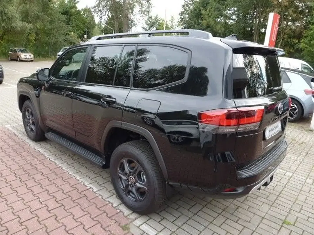 Toyota Land Cruiser - Thumbnail 4