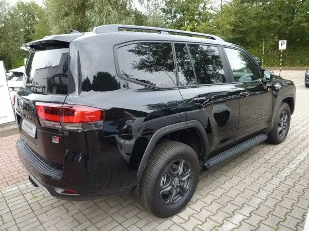 Toyota Land Cruiser - Thumbnail 5