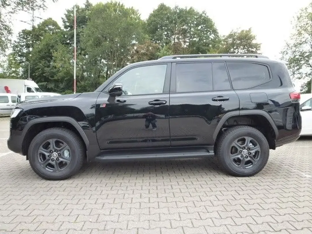 Toyota Land Cruiser - Thumbnail 6