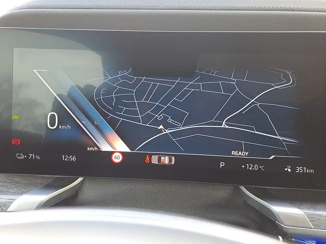 BMW i7 - Thumbnail 11
