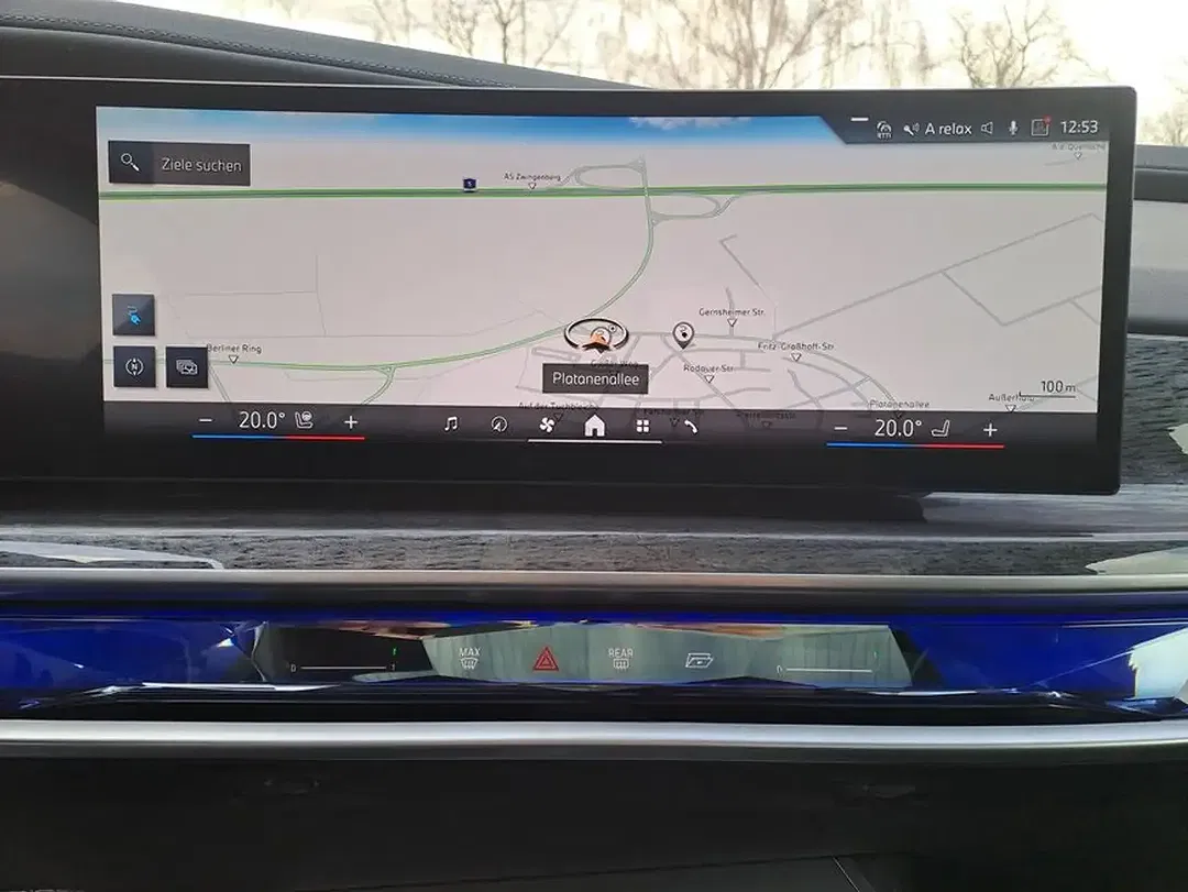 BMW i7 - Thumbnail 12
