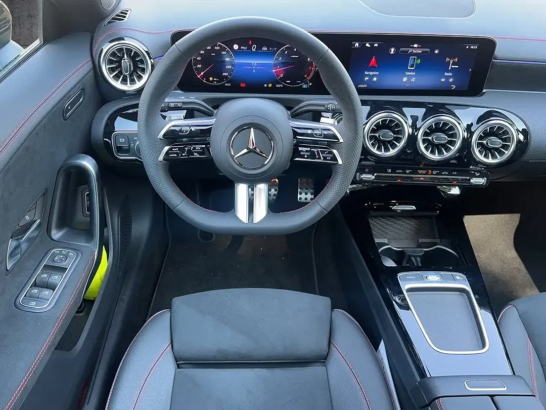 Mercedes-Benz CLA 200 - Thumbnail 11