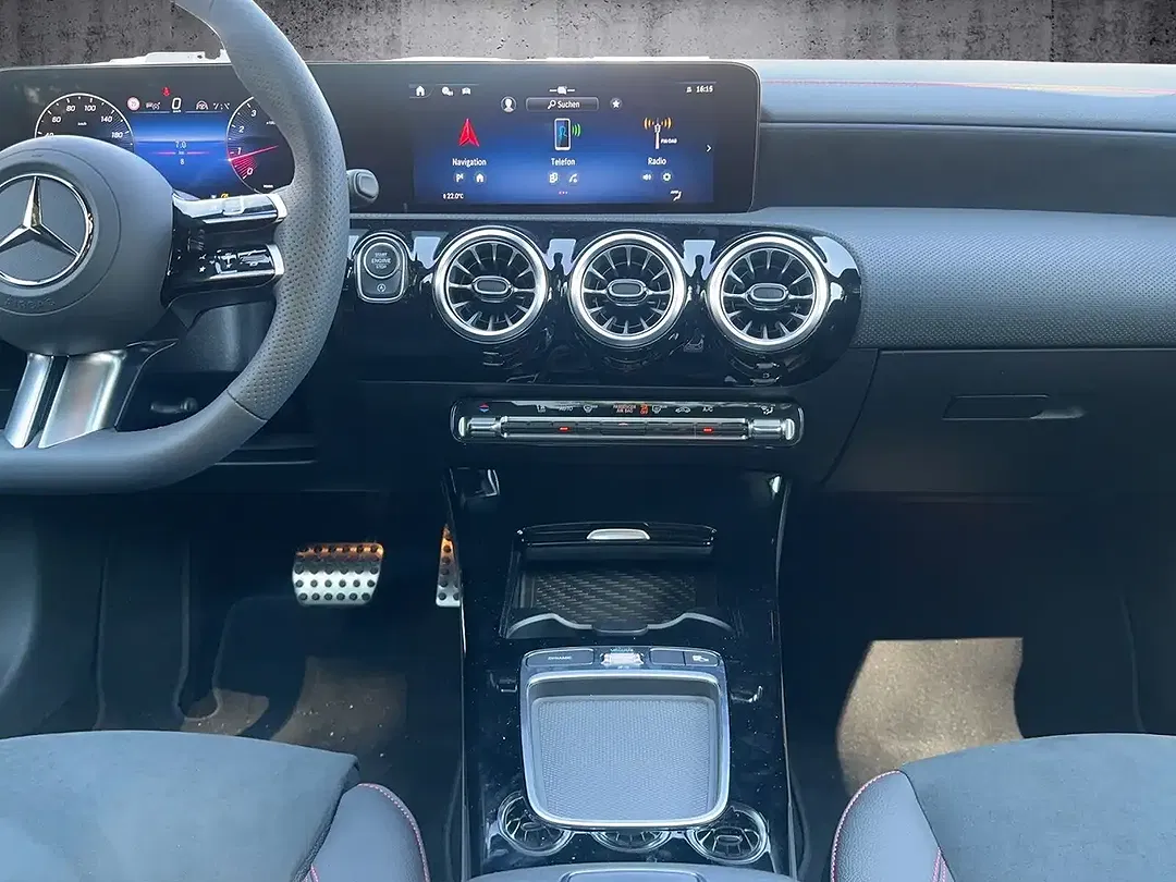 Mercedes-Benz CLA 200 - Thumbnail 14