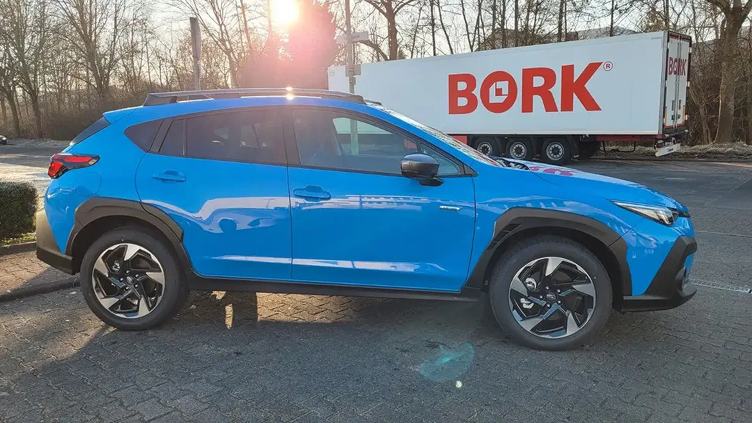 Subaru Crosstrek - Thumbnail 3