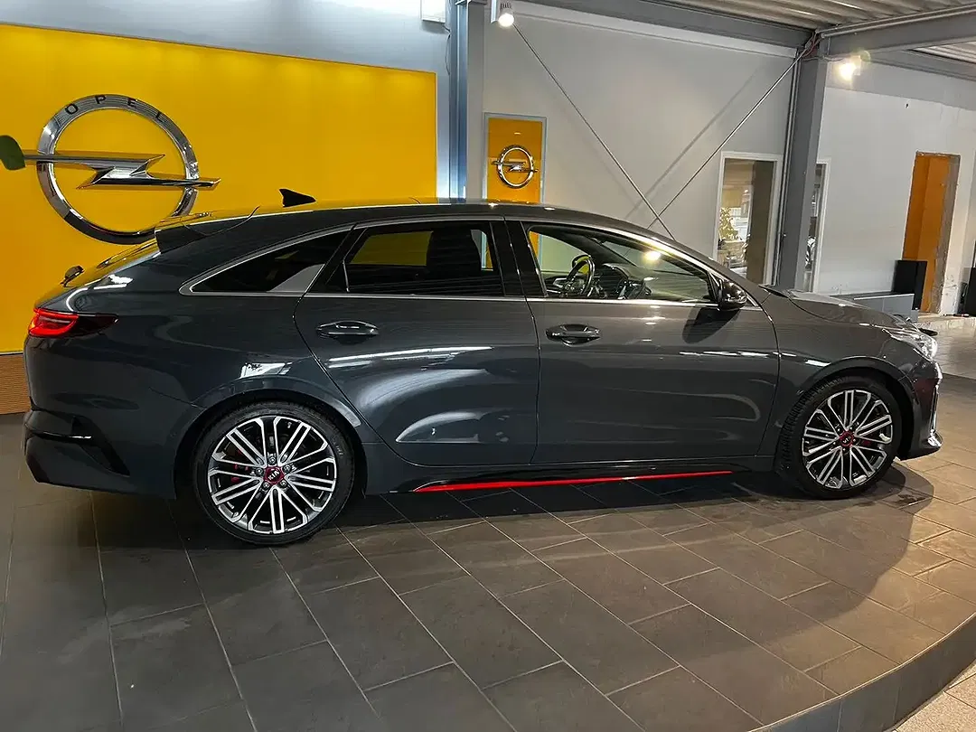 Kia Ceed / cee'd - Thumbnail 2