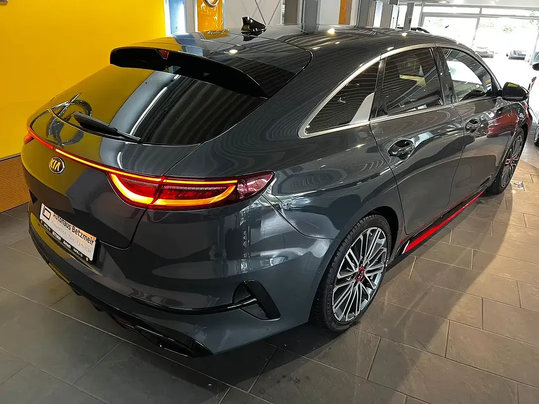 Kia Ceed / cee'd - Thumbnail 3