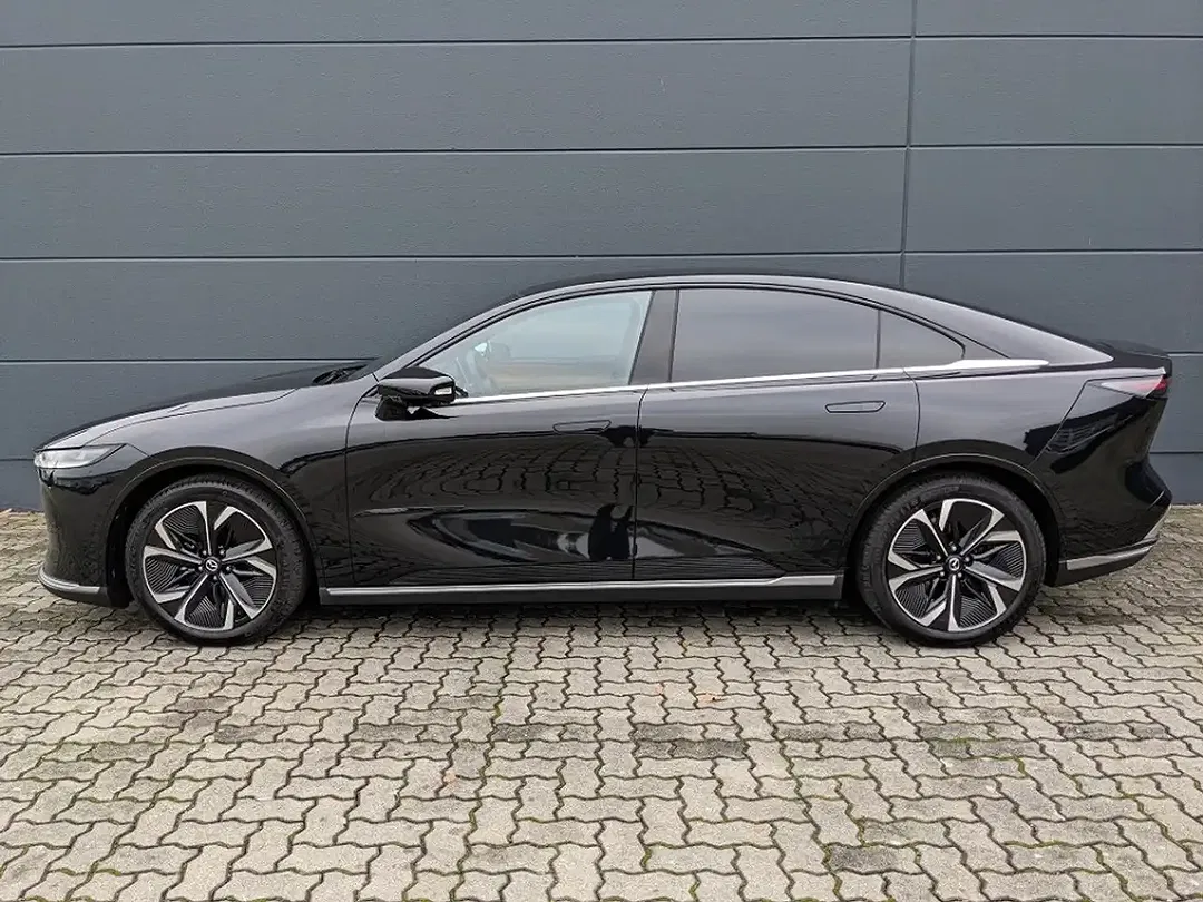 Mazda 6e - Thumbnail 4