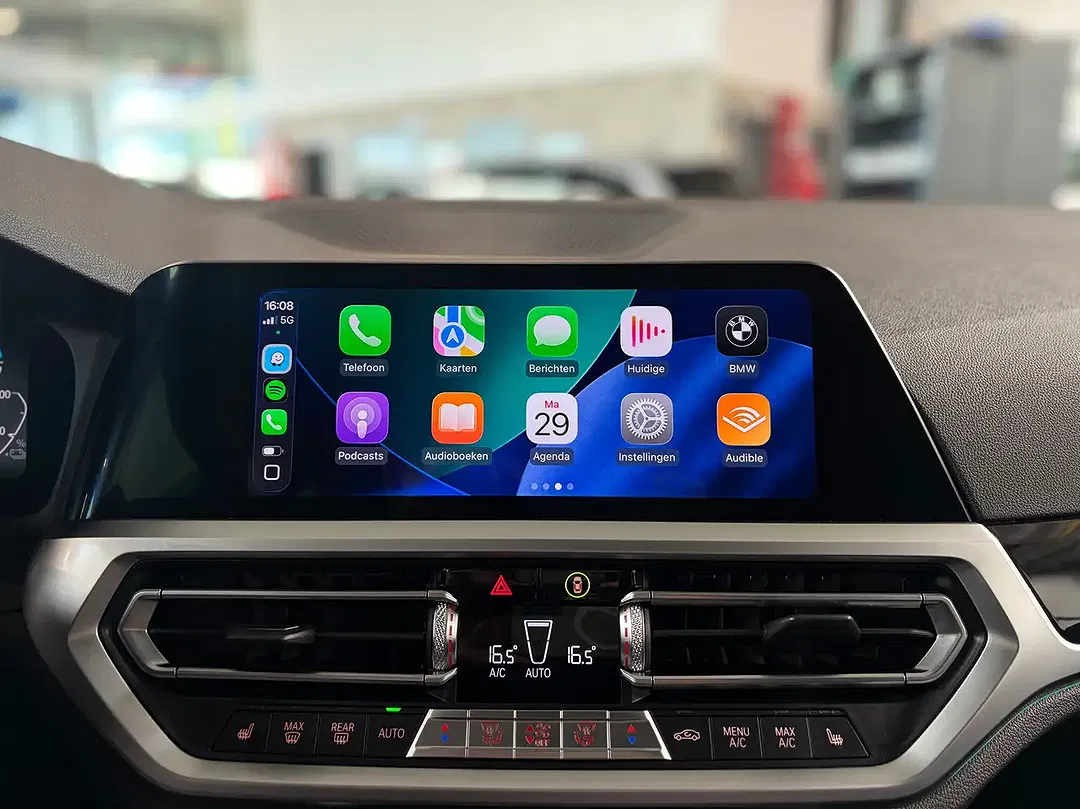 BMW 330 - Thumbnail 11