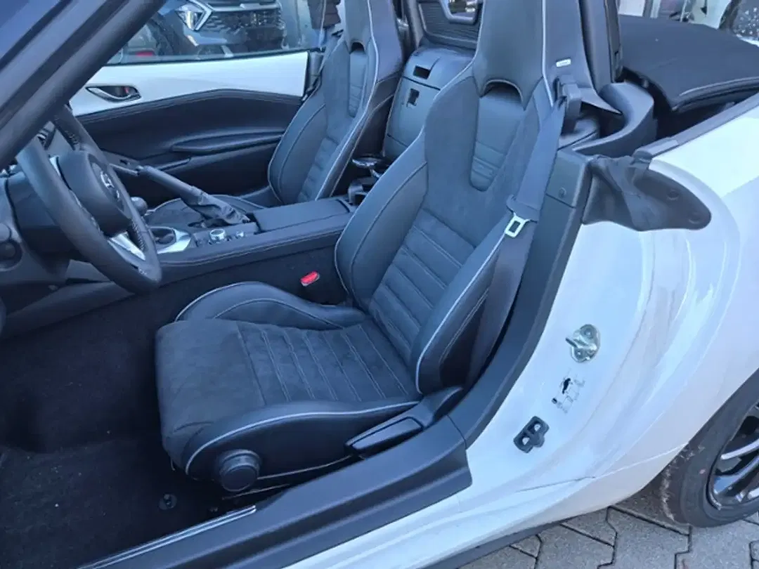 Mazda MX-5 - Thumbnail 11