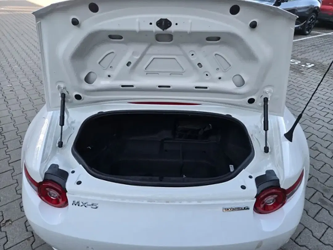 Mazda MX-5 - Thumbnail 13