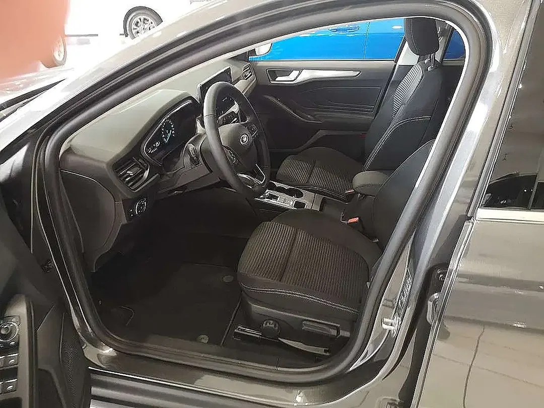 Ford Focus - Thumbnail 12