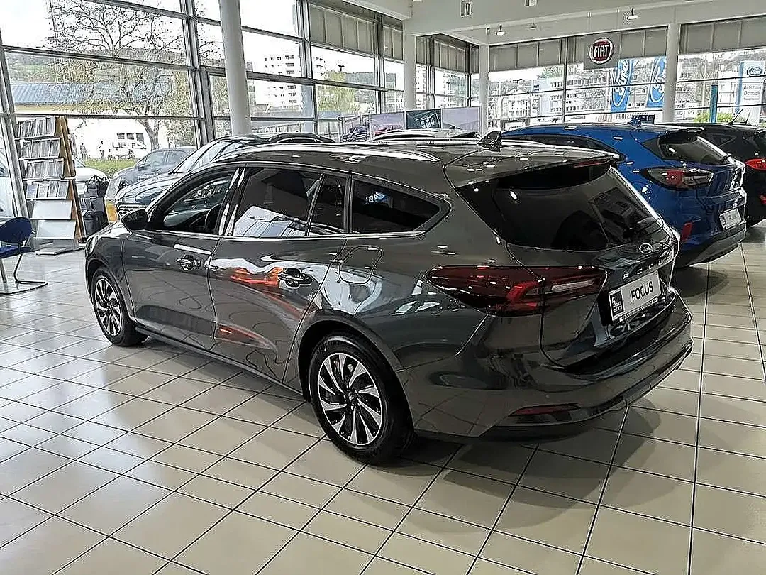 Ford Focus - Thumbnail 7