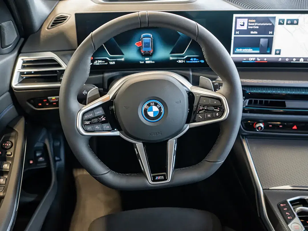 BMW 330 - Thumbnail 11