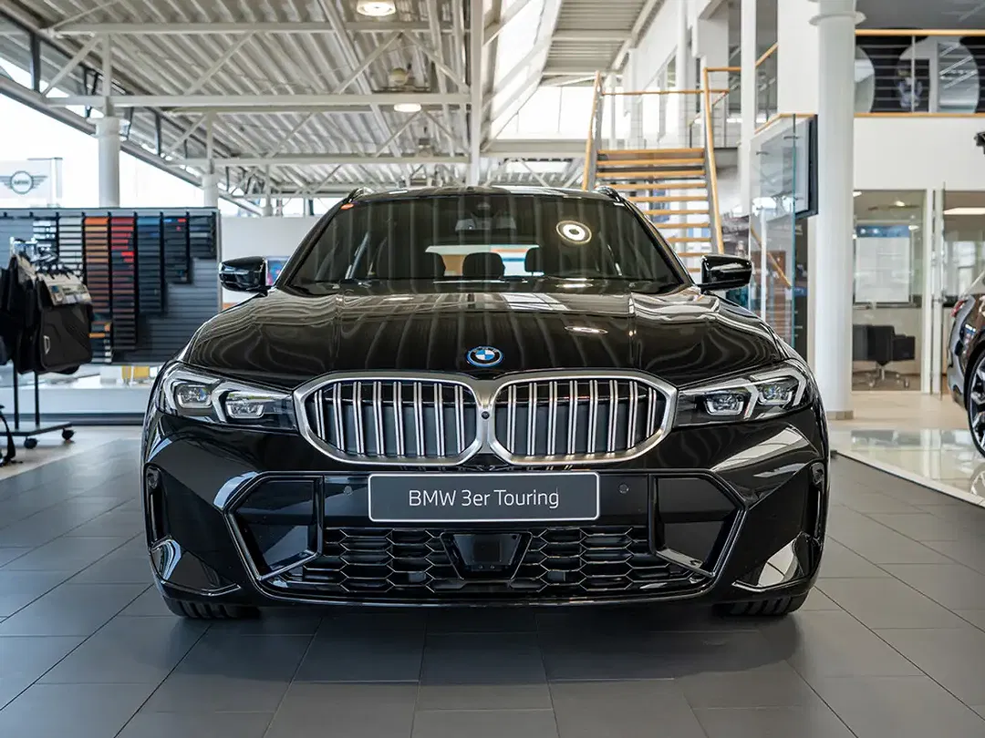 BMW 330 - Thumbnail 4