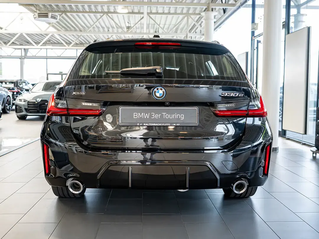 BMW 330 - Thumbnail 5