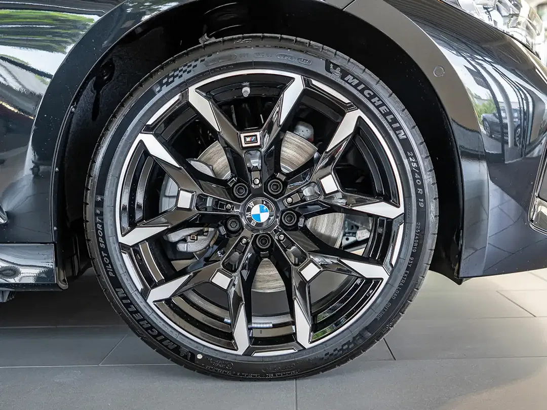 BMW 330 - Thumbnail 8