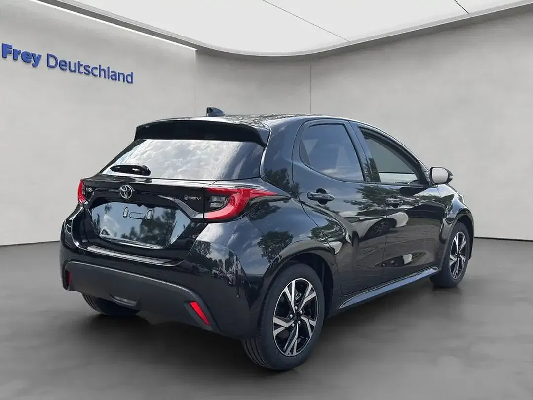 Toyota Yaris - Thumbnail 5
