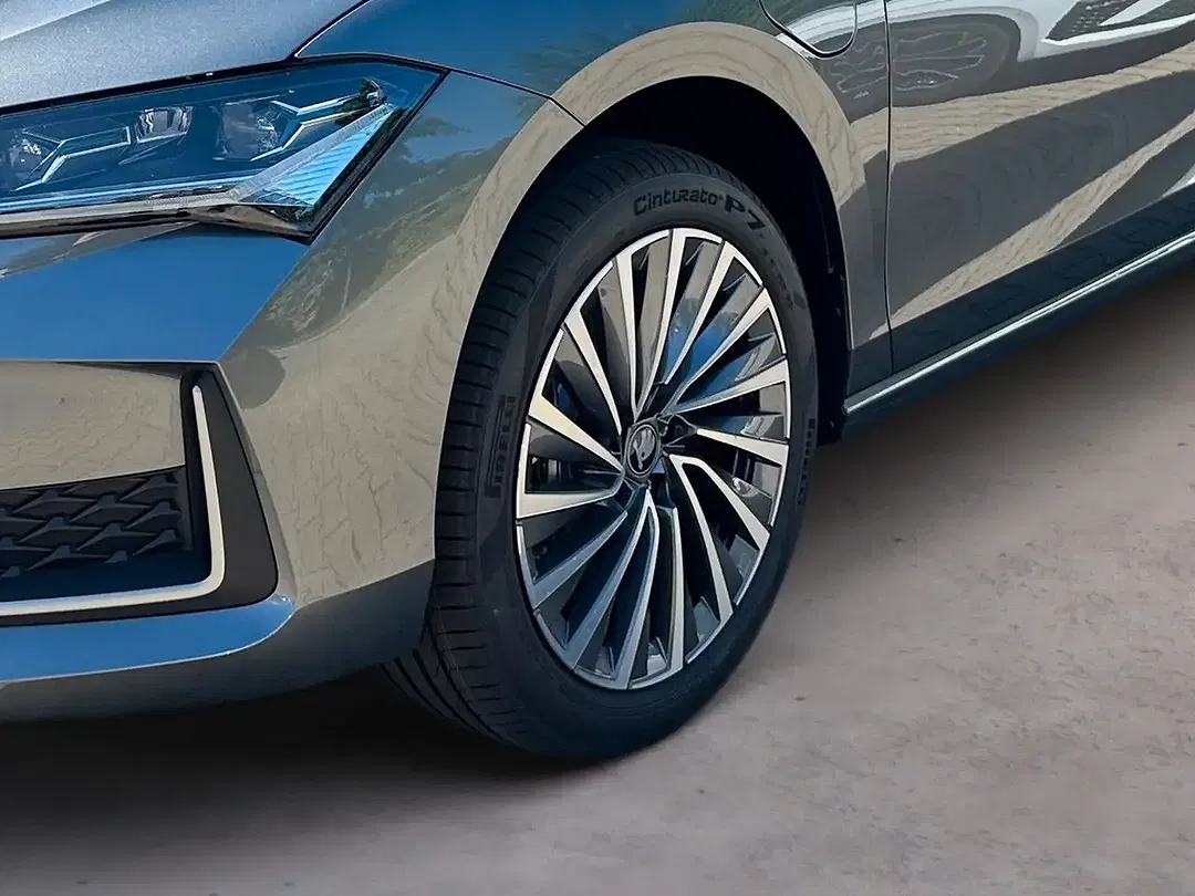 Skoda Superb - Thumbnail 9