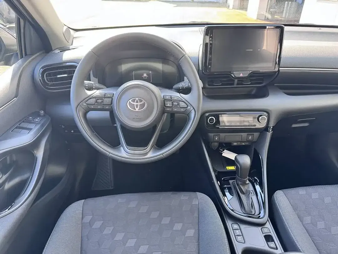 Toyota Yaris - Thumbnail 11