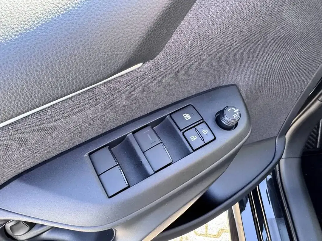 Toyota Yaris - Thumbnail 12