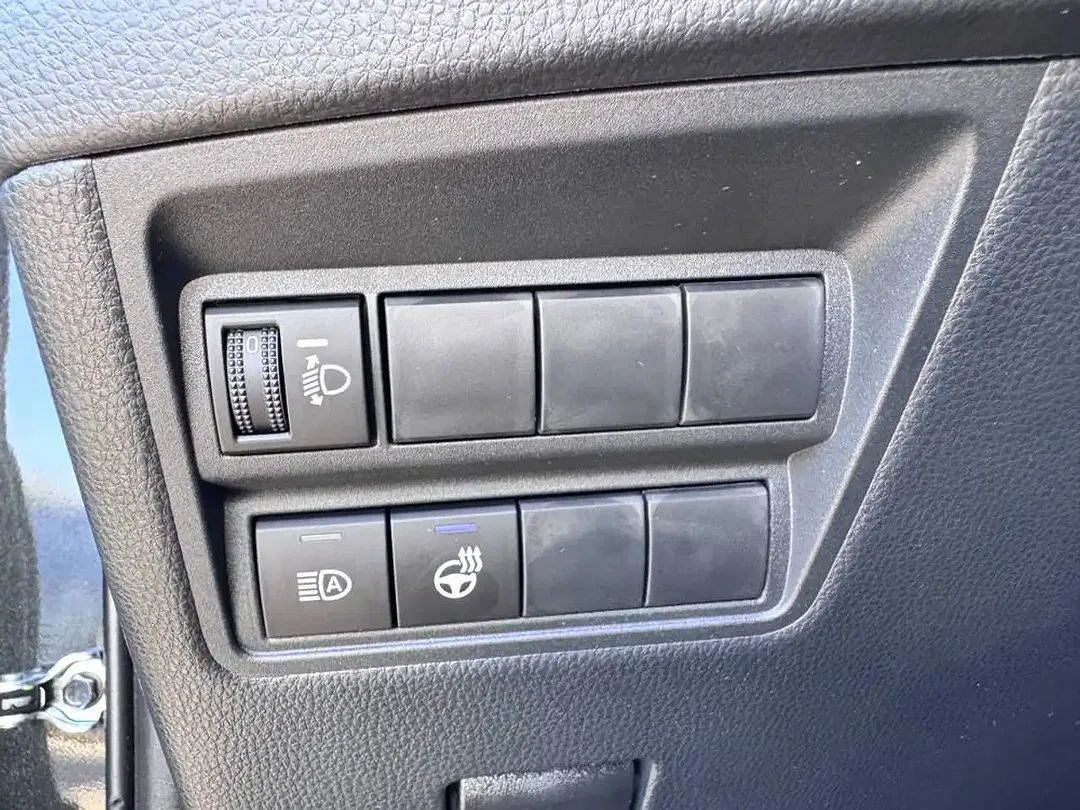 Toyota Yaris - Thumbnail 13