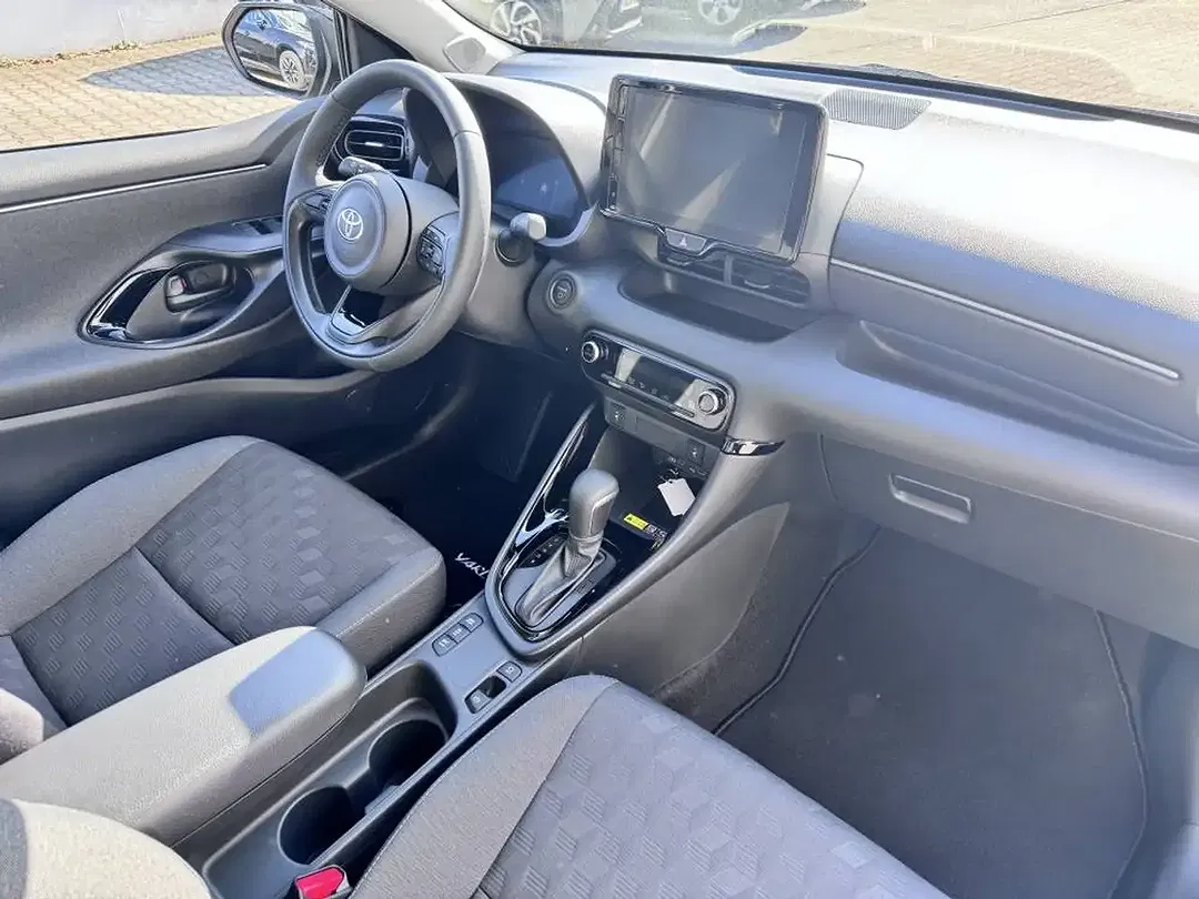 Toyota Yaris - Thumbnail 7