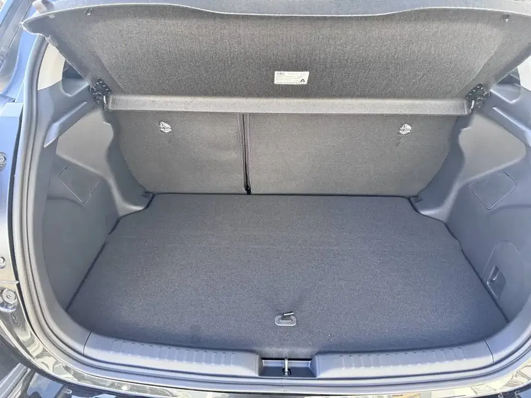Toyota Yaris - Thumbnail 9