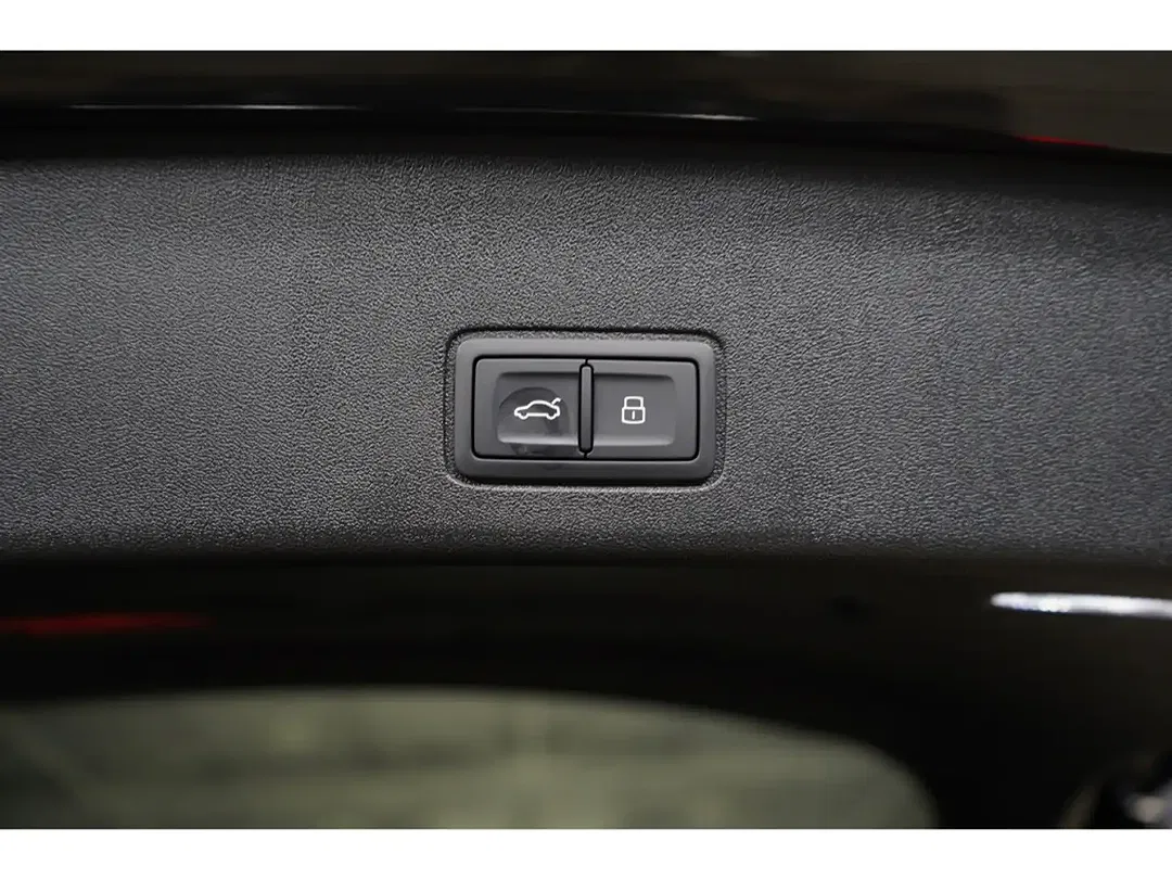 Audi Q3 - Thumbnail 12
