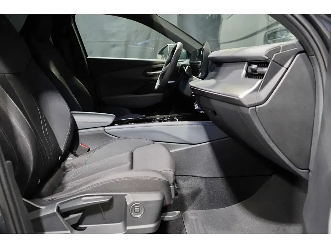 Audi Q3 - Thumbnail 5