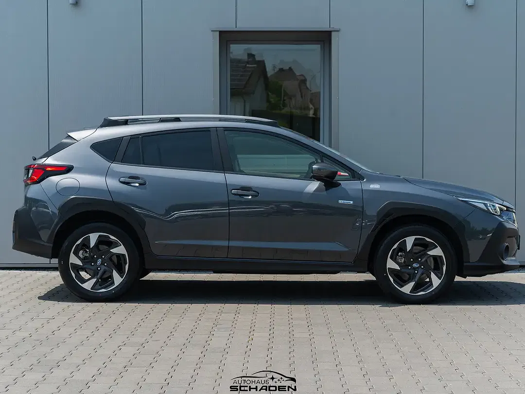 Subaru Crosstrek - Thumbnail 3