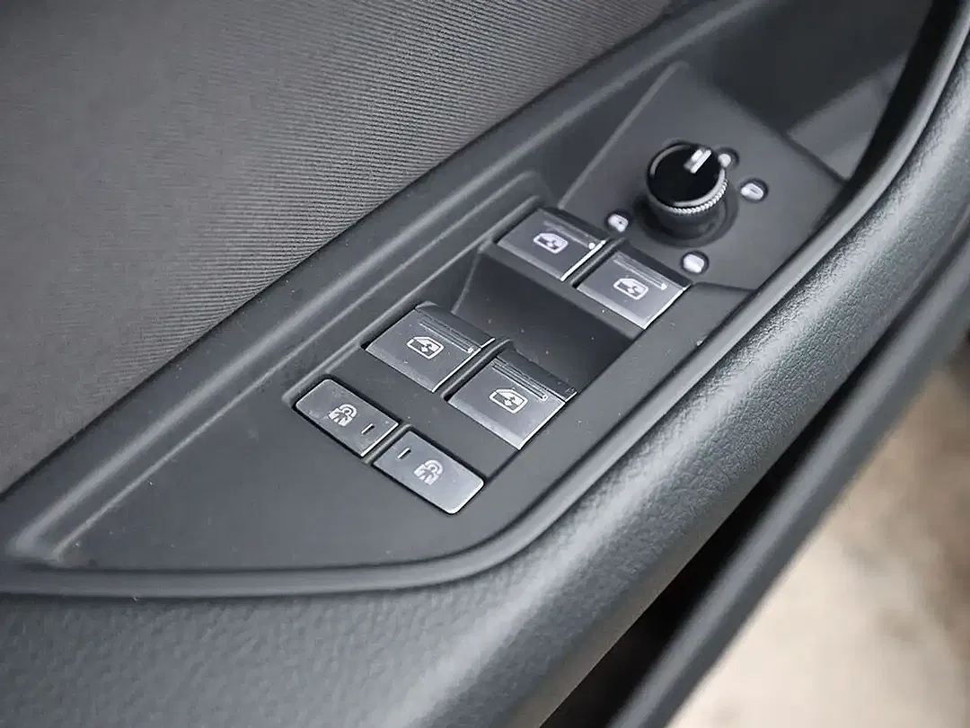 Audi e-tron - Thumbnail 24