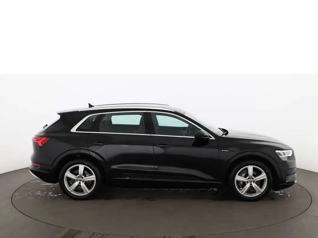 Audi e-tron - Thumbnail 2
