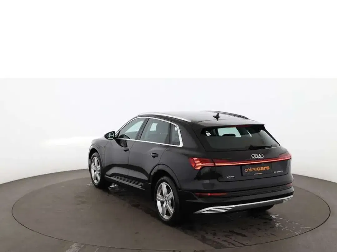 Audi e-tron - Thumbnail 3
