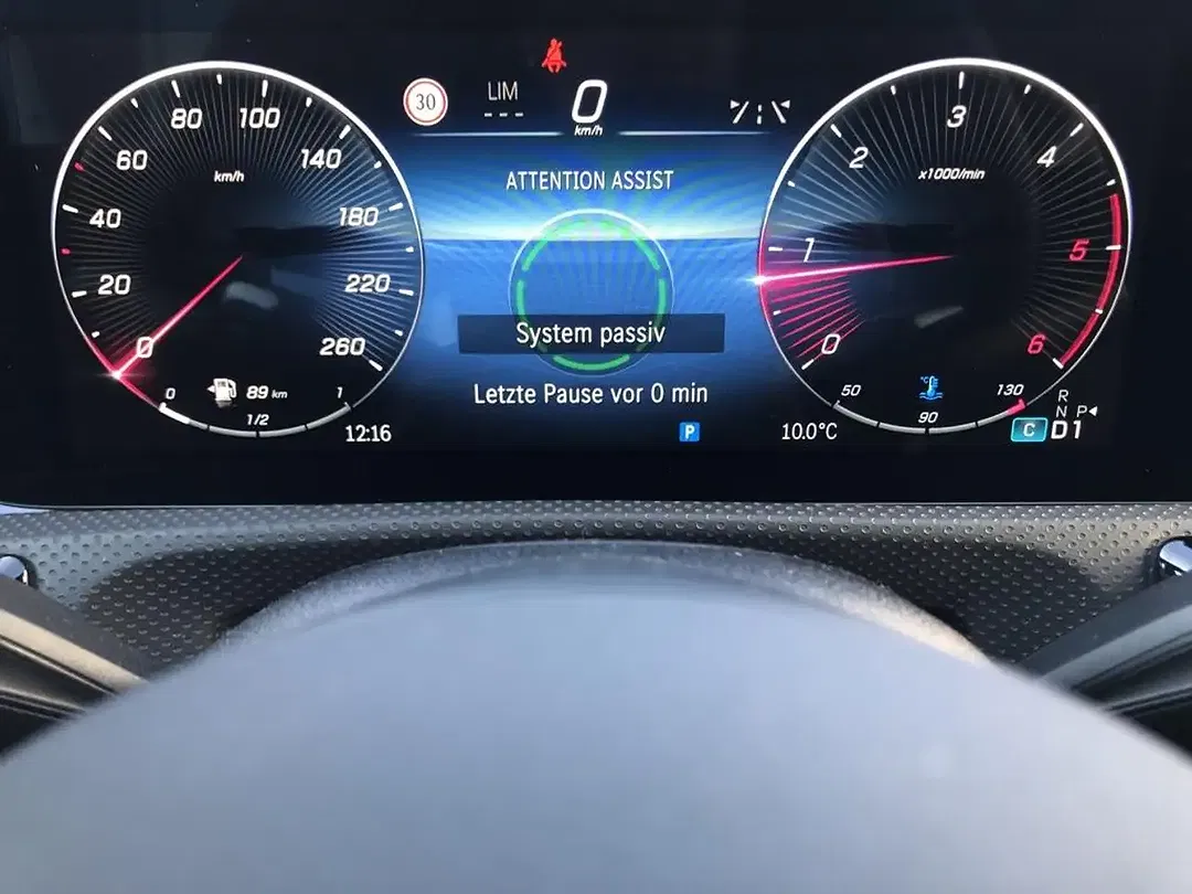 Mercedes-Benz CLA 220 - Thumbnail 9