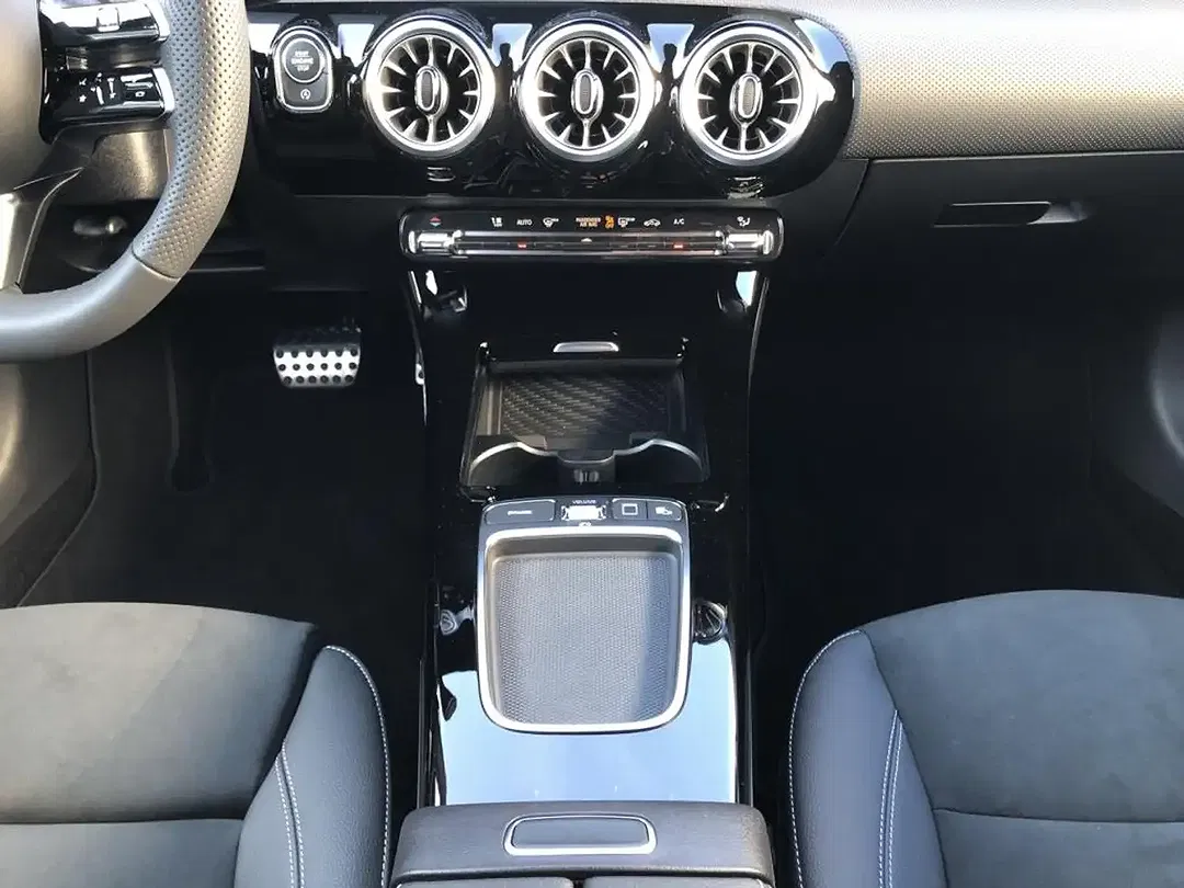 Mercedes-Benz CLA 220 - Thumbnail 13