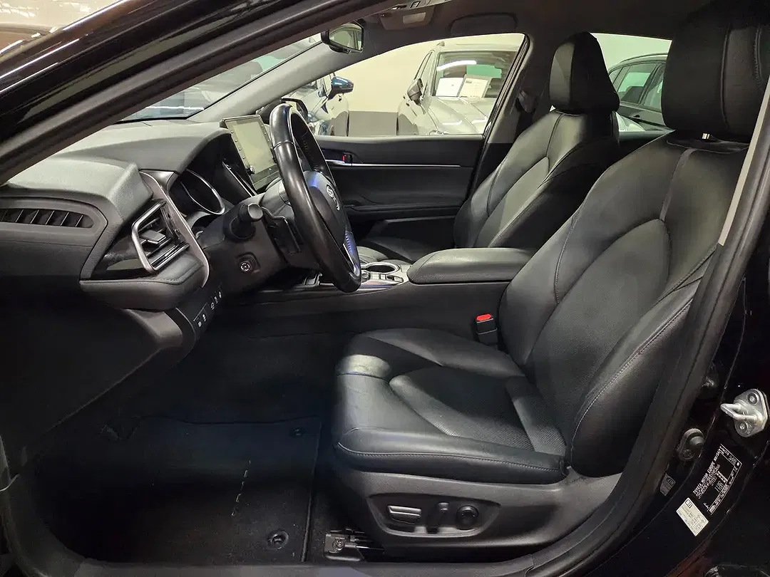 Toyota Camry - Thumbnail 10