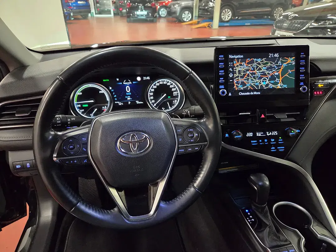 Toyota Camry - Thumbnail 15