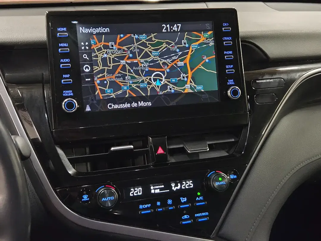 Toyota Camry - Thumbnail 19