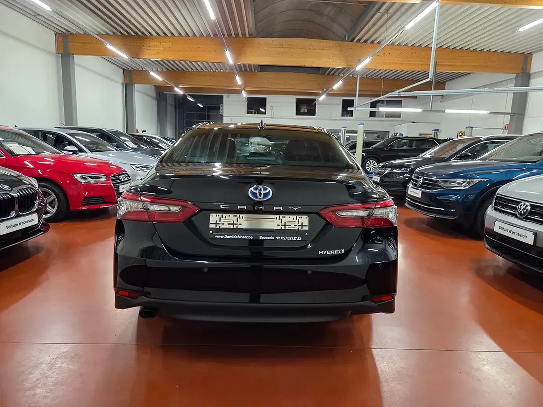 Toyota Camry - Thumbnail 5