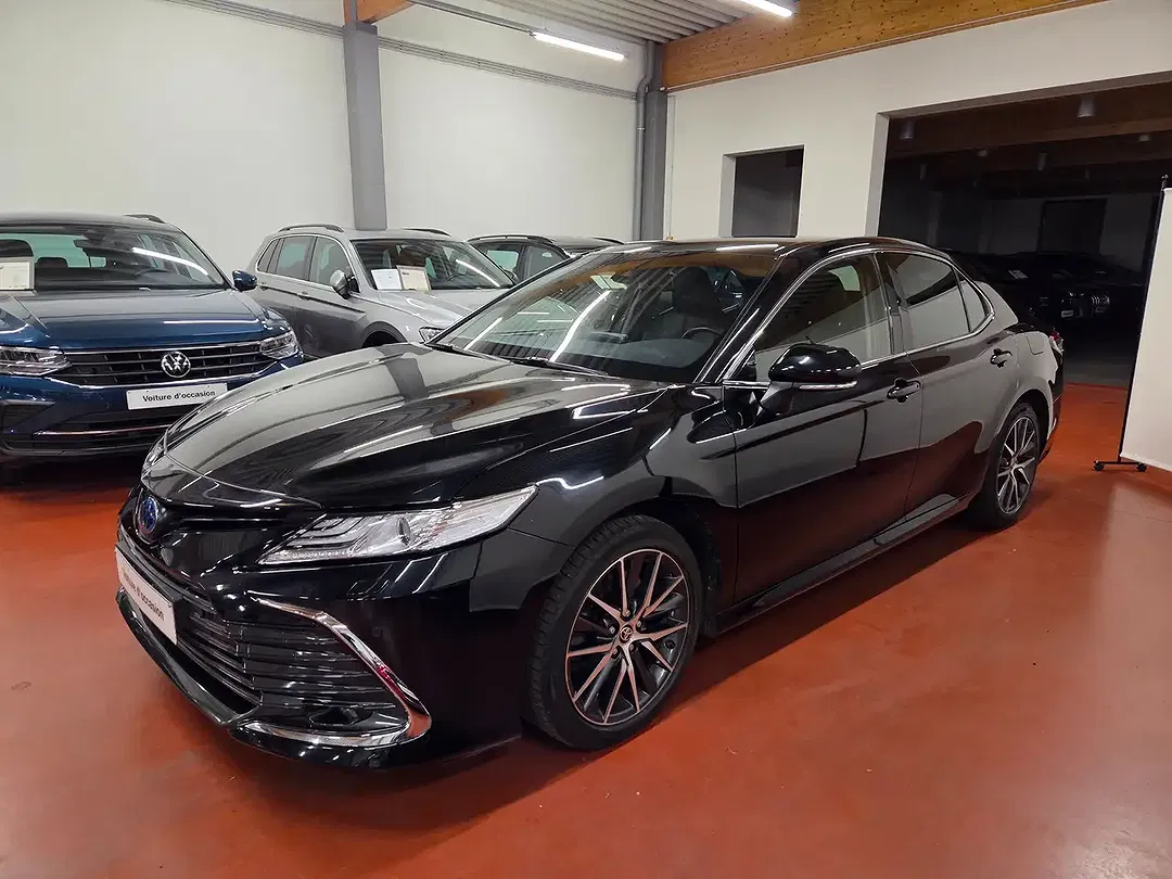 Toyota Camry - Thumbnail 6